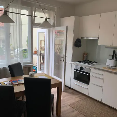 Apartment Anenska By Charles Bridge 2 *