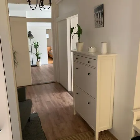 Anenska By Charles Bridge 2 *